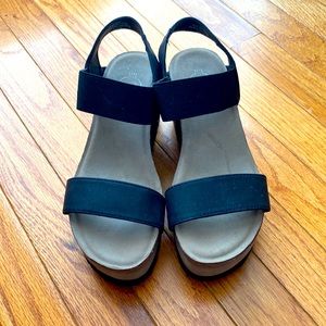 Black size 7 Hokus Pokus wedges